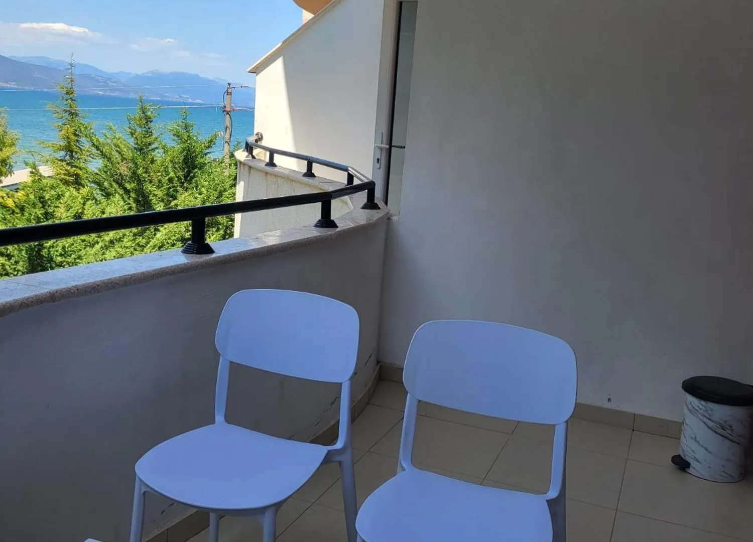 Appartamento Aron Home Tushemisht